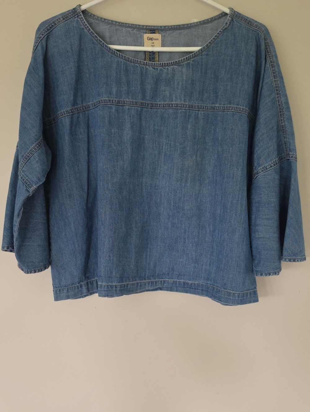 GAP Light Blue Denim Top Relaxed Women’s Size L.